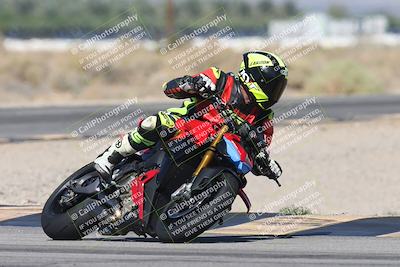 media/Oct-13-2025-Moto Forza (Mon) [[a66d839500]]/3-B Group/Session 3 (Turn 16)/